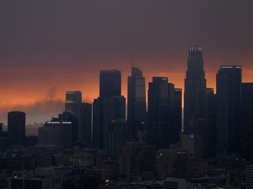 How big are the wildfires in California - and why did they spread so quickly? | Climate News