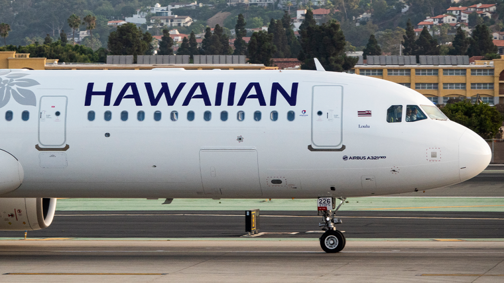 Smoke in cabin forces flight to Hawaii to return to Seattle