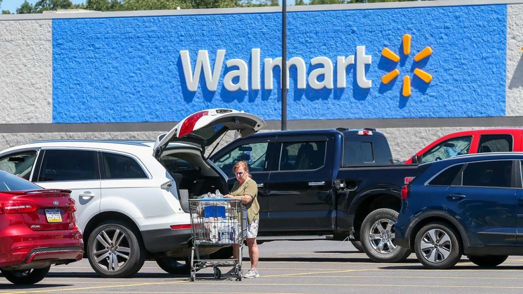 Walmart doubles grocery shopping as traditional rivals splash out