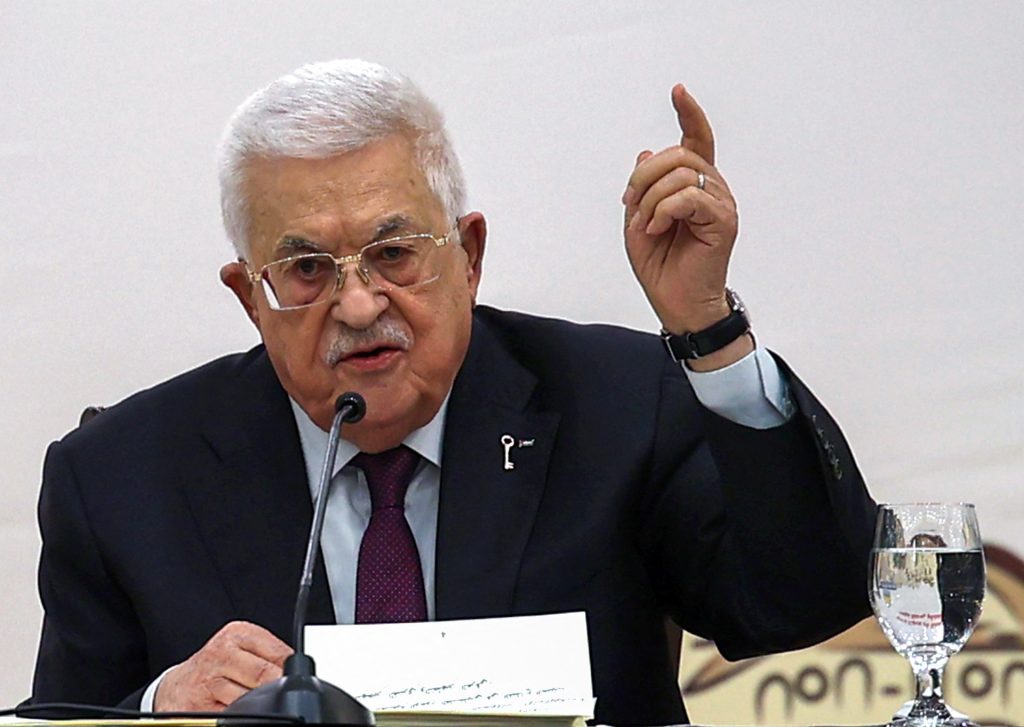 "Insult": Hamas condemns Abbas' comments on Gaza prisoners | Israel-Palestine conflict news